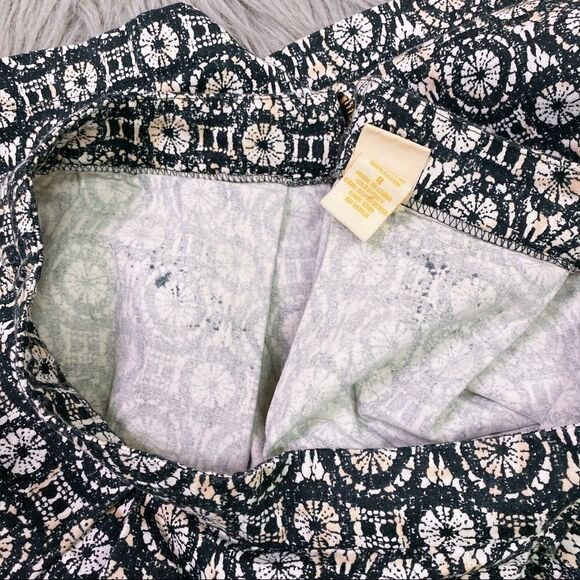 𝅺lucy & Laurel Printed Skirt - Picture 7 of 9